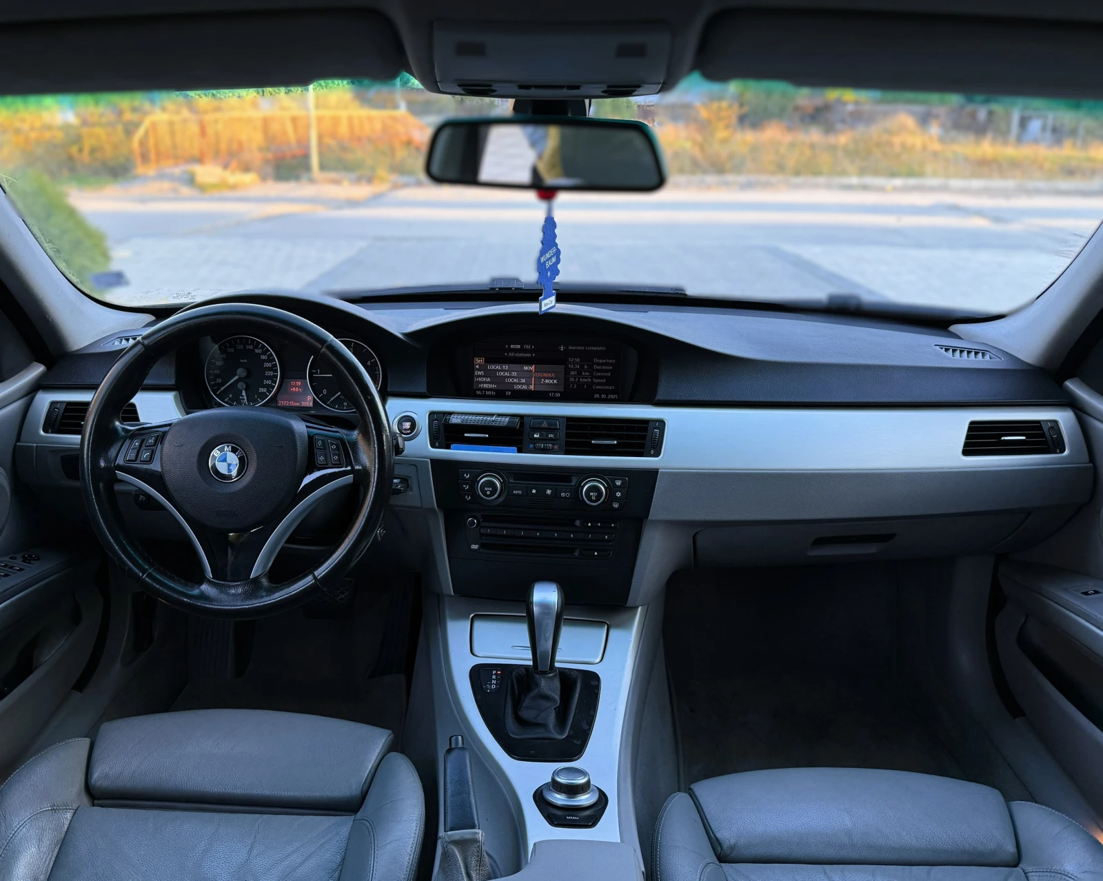 BMW 320 d AUTO - изображение 9