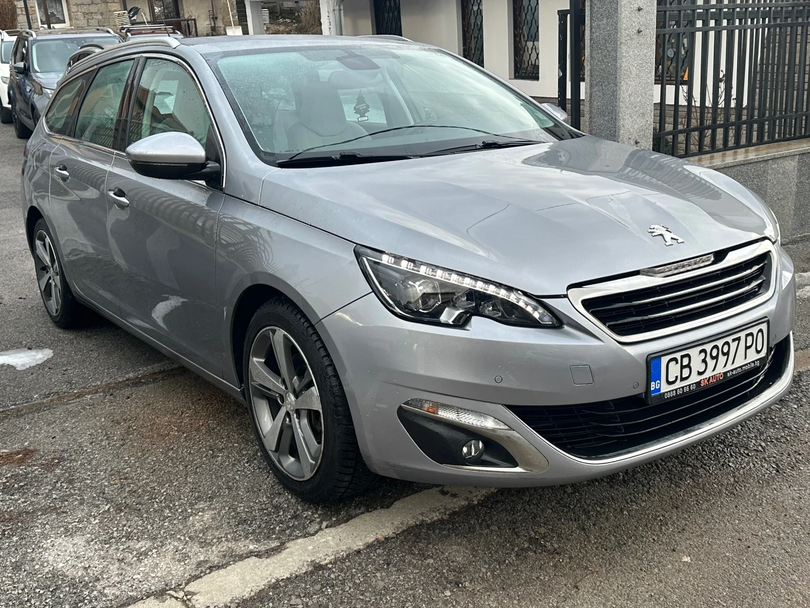 Peugeot 308 1.6HDi-AUTOMAT-FULL LED-NAVI-PDC-ОБСЛУЖЕН-EURO6B - изображение 3