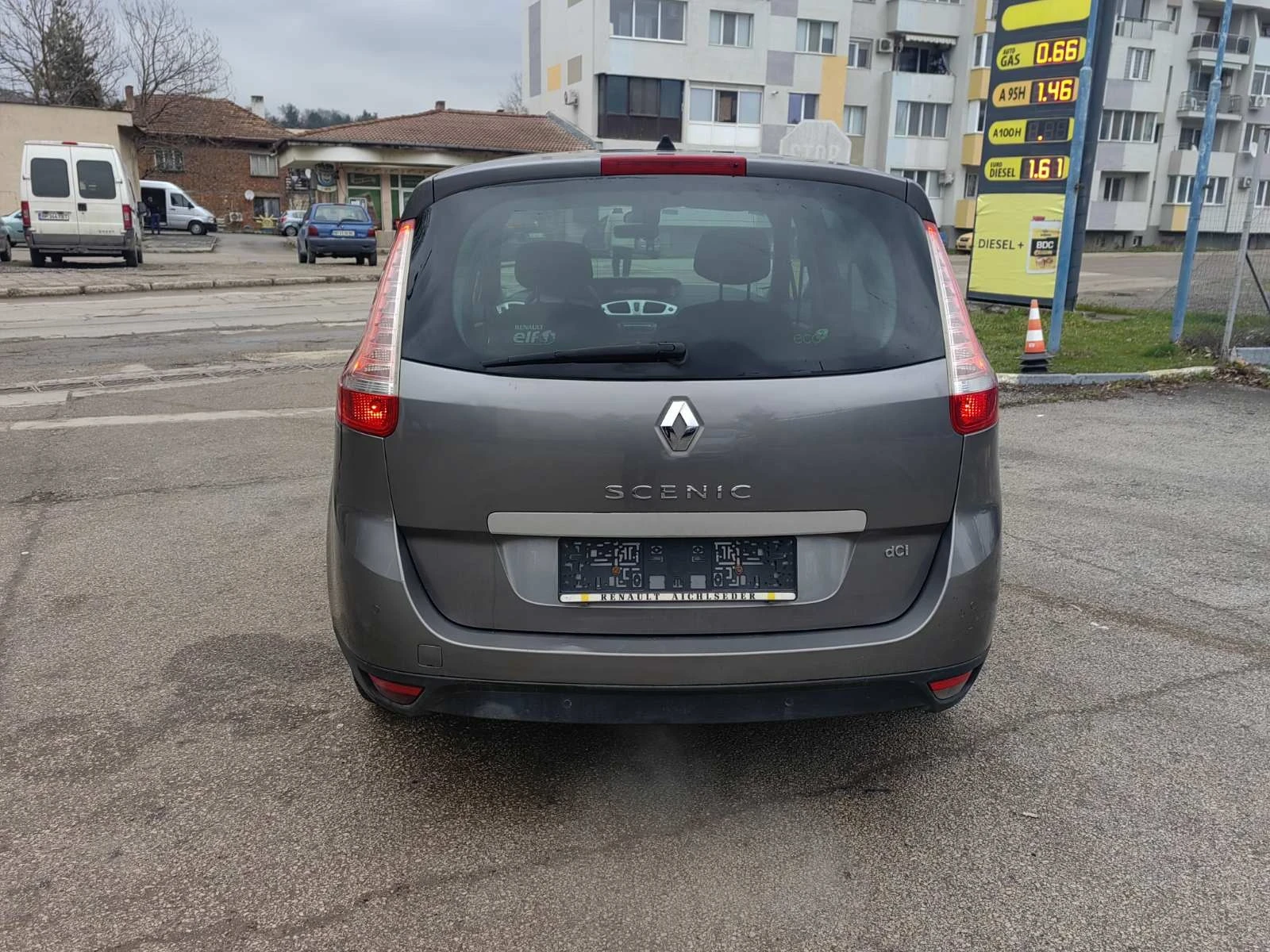 Renault Grand scenic 1.5 DCi, снимка 5 - Автомобили и джипове - 53963225