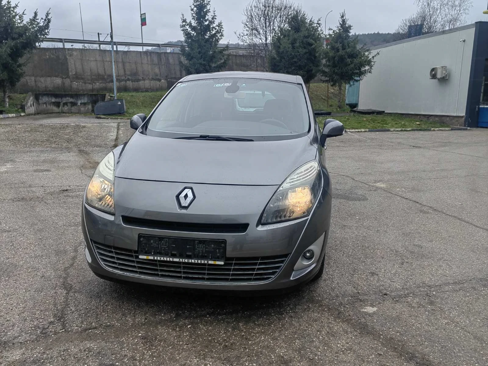 Renault Grand scenic 1.5 DCi, снимка 2 - Автомобили и джипове - 53963225