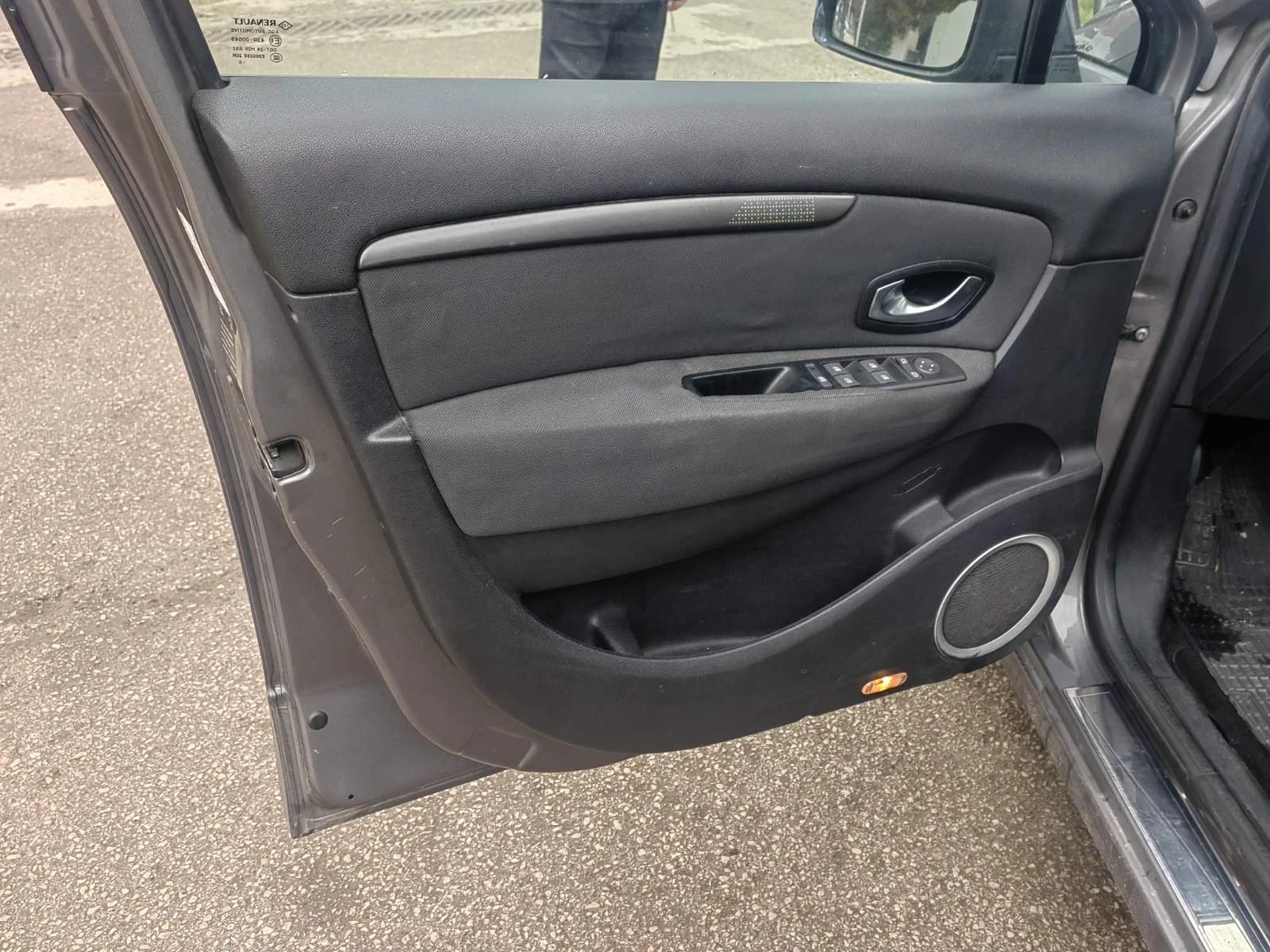 Renault Grand scenic 1.5 DCi, снимка 16 - Автомобили и джипове - 53963225