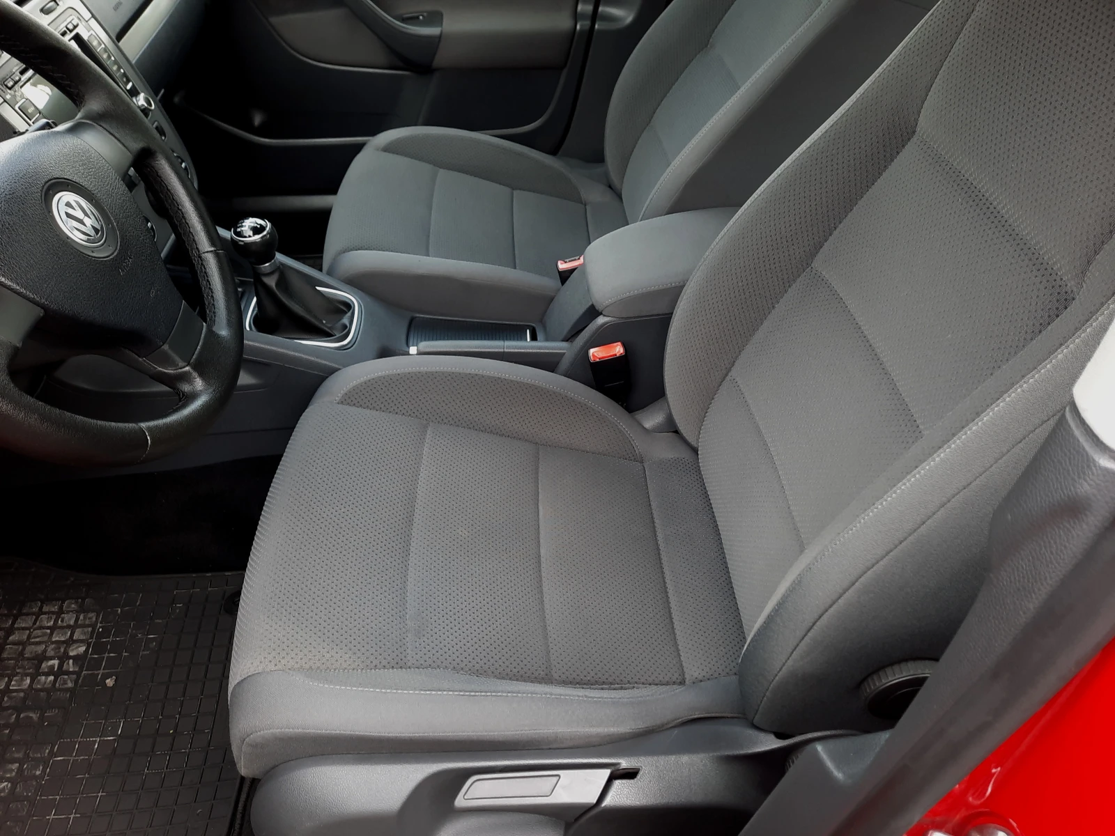 VW Golf 1.9TDI 105ps., снимка 9 - Автомобили и джипове - 54053114