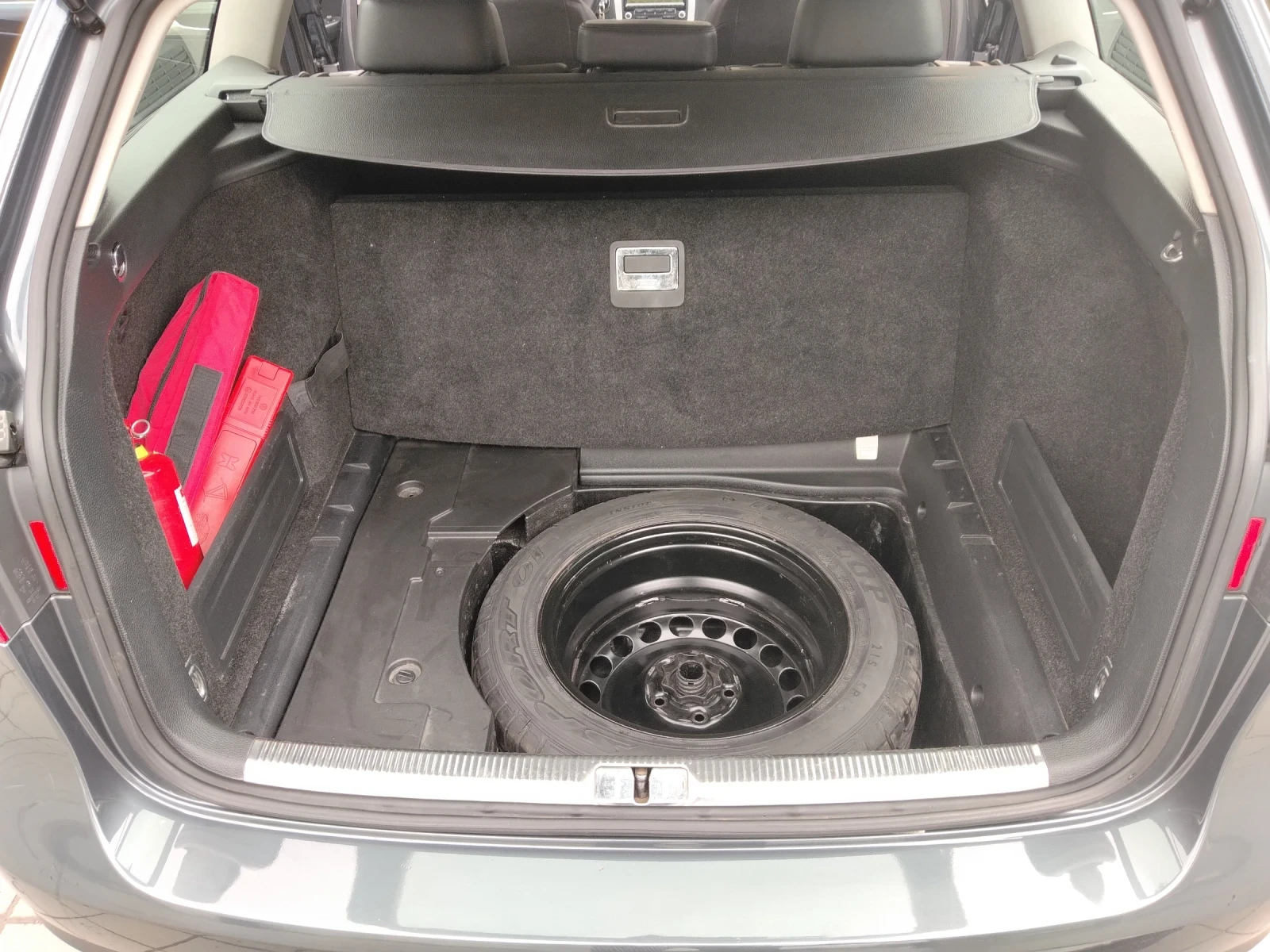 VW Passat 2.0 TDI, снимка 11 - Автомобили и джипове - 54580312