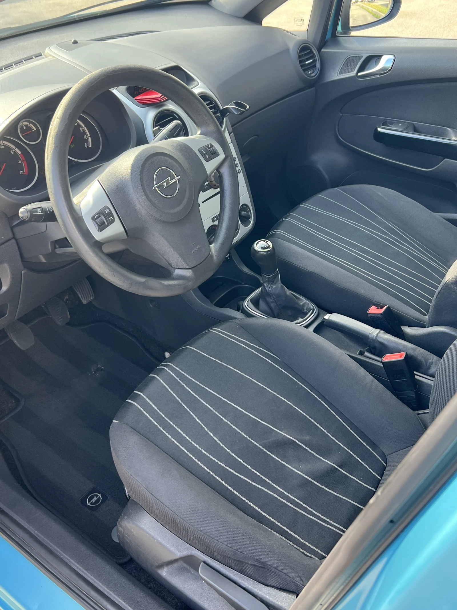 Opel Corsa, снимка 11 - Автомобили и джипове - 54755639