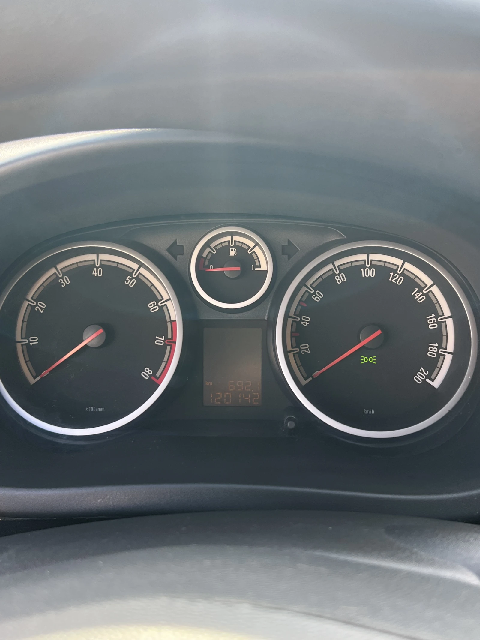 Opel Corsa, снимка 12 - Автомобили и джипове - 54755639