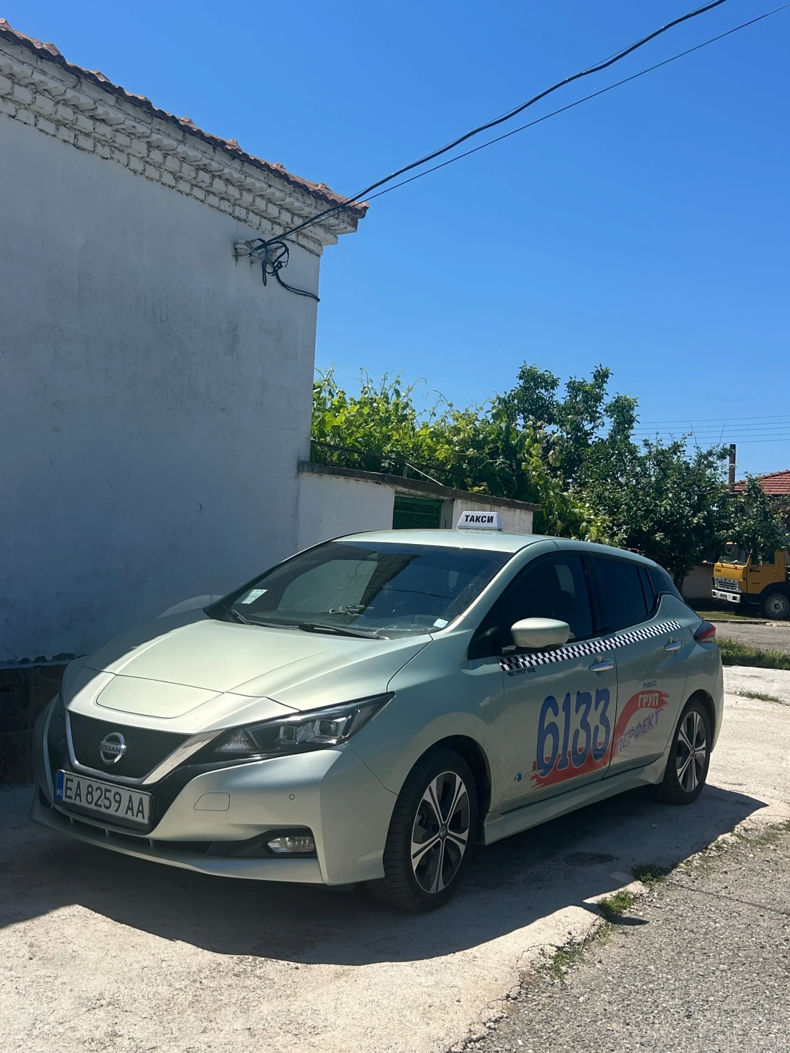 Nissan Leaf , снимка 3 - Автомобили и джипове - 54865616