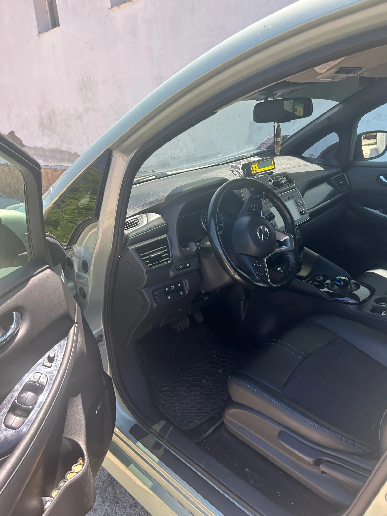 Nissan Leaf , снимка 8 - Автомобили и джипове - 54865616