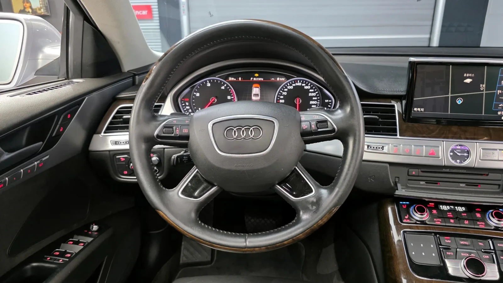 Audi A8  60 TDI Quattro* FULL* MASAGE* 360* HEAD UP* , снимка 10 - Автомобили и джипове - 54970287