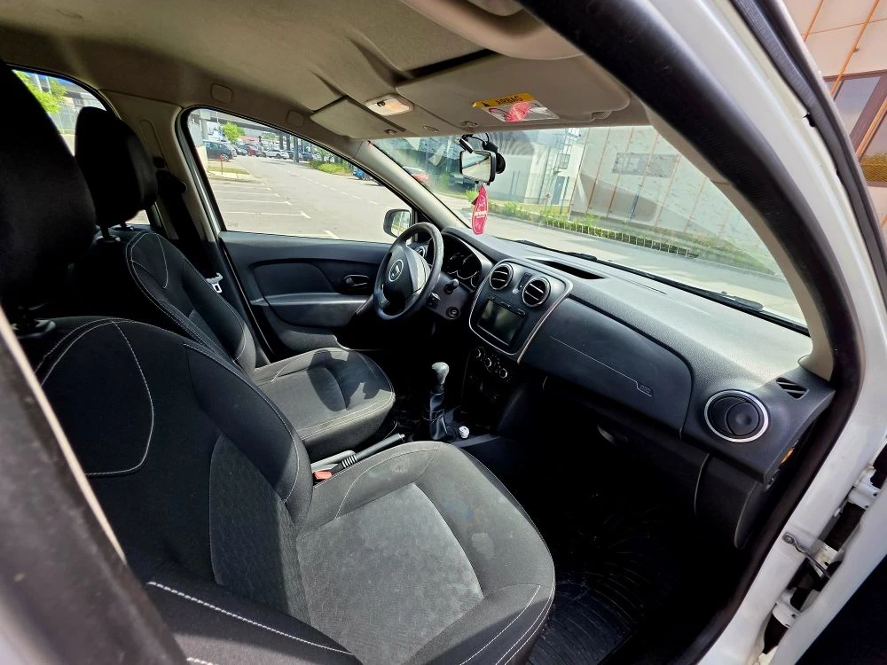 Dacia Sandero 1.5D, снимка 10 - Автомобили и джипове - 55138526