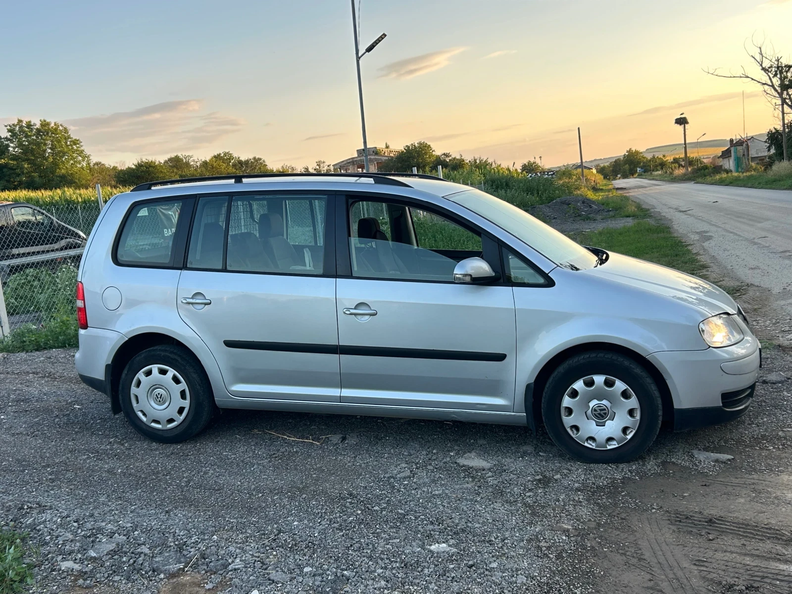 VW Touran 1900, снимка 5 - Автомобили и джипове - 55204365