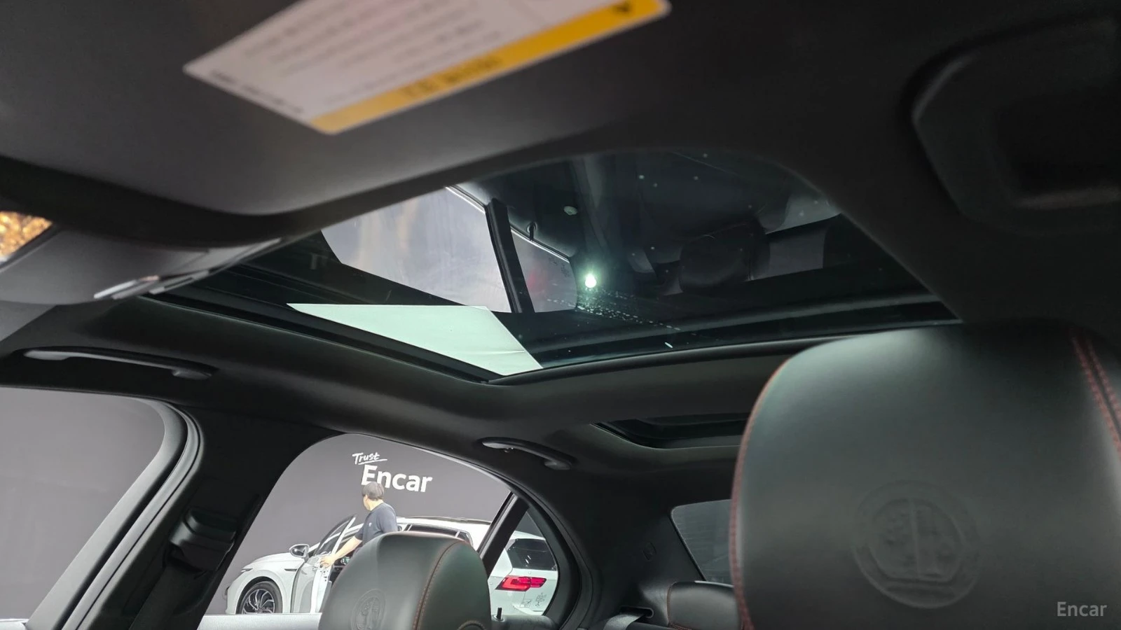 Mercedes-Benz C 63 AMG S* BURMESTER* ПОДГРЕВ* HEADUP* 360* SUNROOF* , снимка 15 - Автомобили и джипове - 55504397