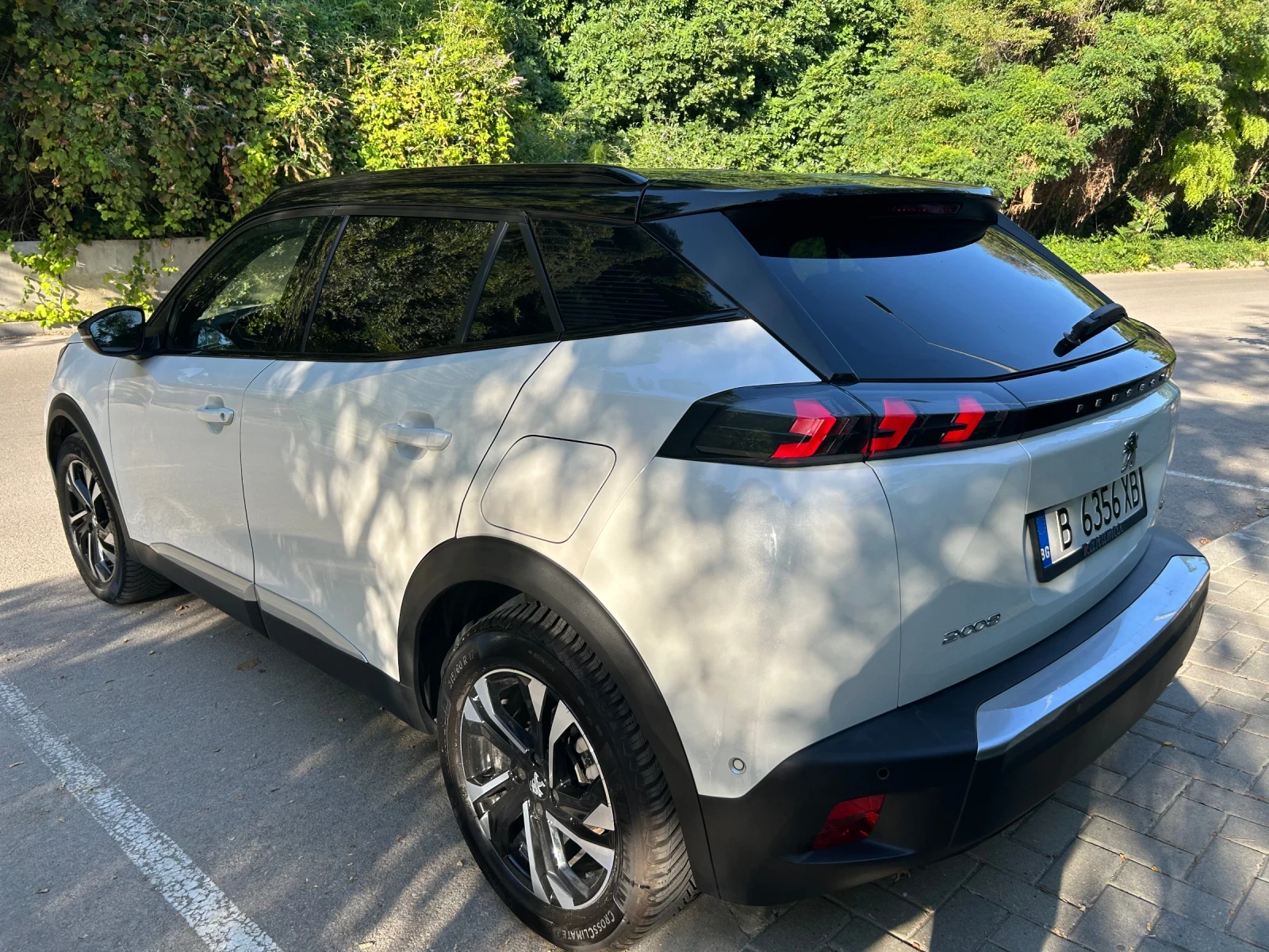 Peugeot 2008 GT EAT 8 131 k.c, снимка 3 - Автомобили и джипове - 55659727