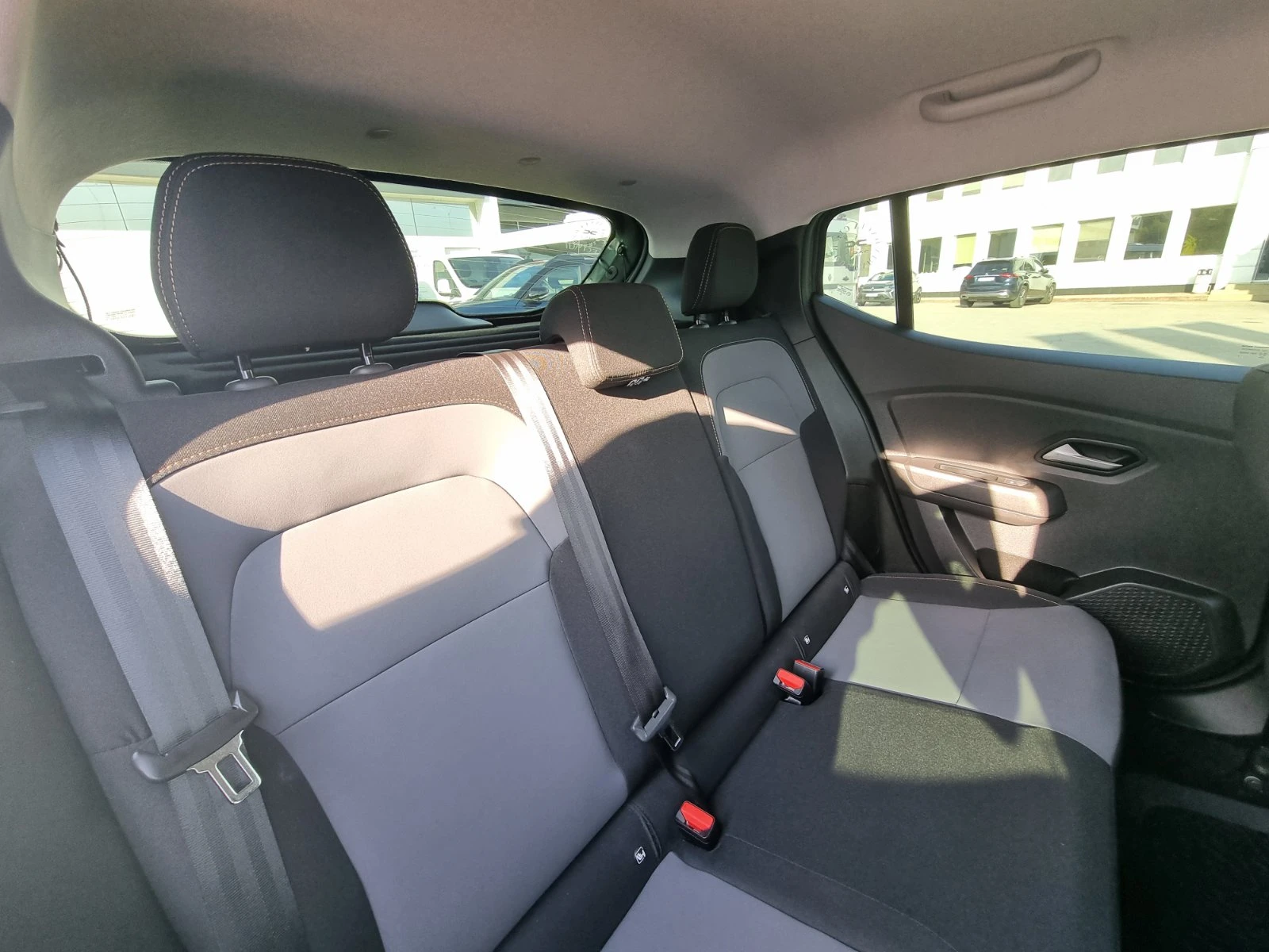 Dacia Sandero Stepway Extreme ECO-G 100, снимка 8 - Автомобили и джипове - 55889161