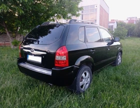 Hyundai Tucson 4х4/6-скорости/150кс./NAVI/Заводско състояние !, снимка 8