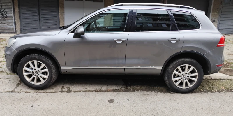 VW Touareg 3.0 tdi, снимка 8 - Автомобили и джипове - 52944103