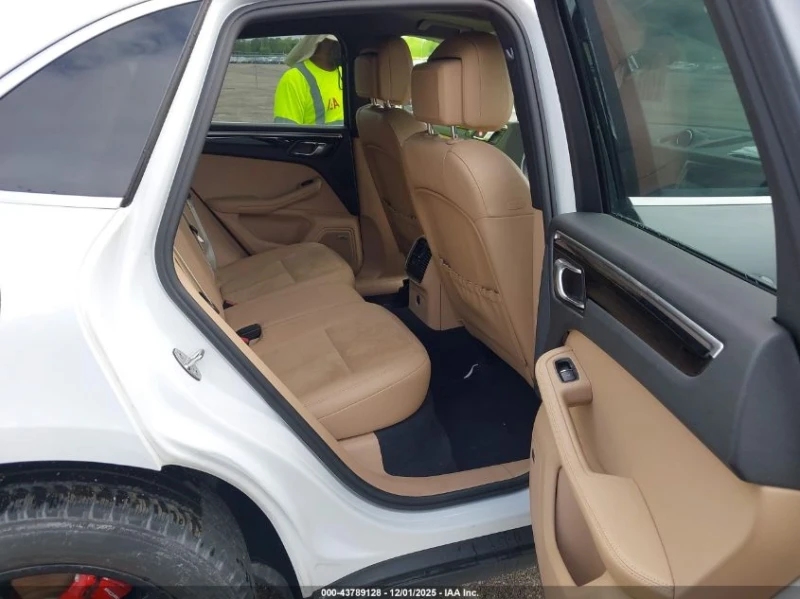 Porsche Macan * КРАЙНА ЦЕНА* CARFAX, снимка 8 - Автомобили и джипове - 53387717