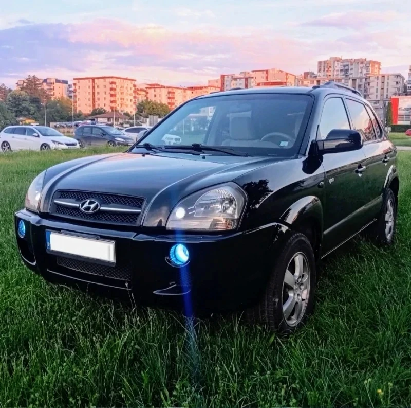 Hyundai Tucson 4х4/6-скорости/5л_100к/143кс/NAVI/Първи собственик, снимка 3 - Автомобили и джипове - 54862896