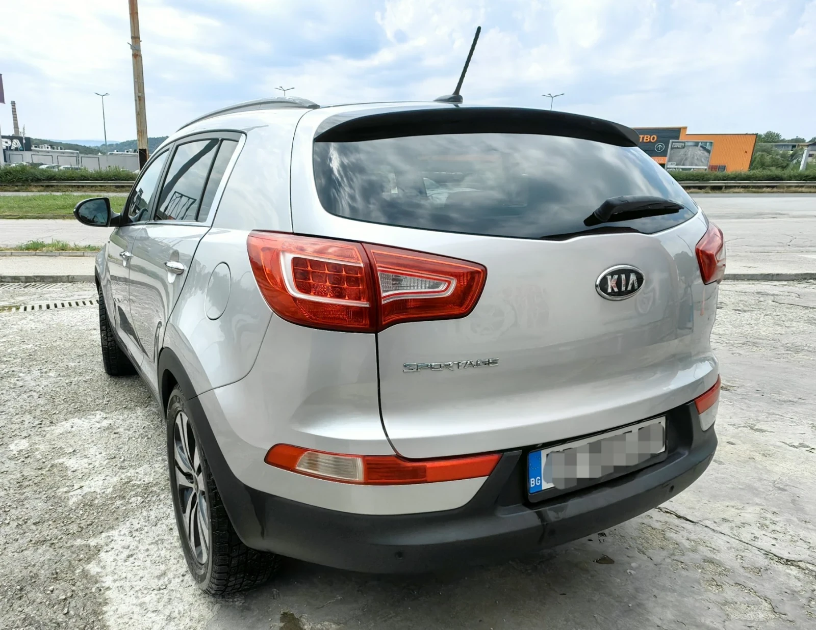 Kia Sportage 2.0 AWD 4x4 - изображение 5