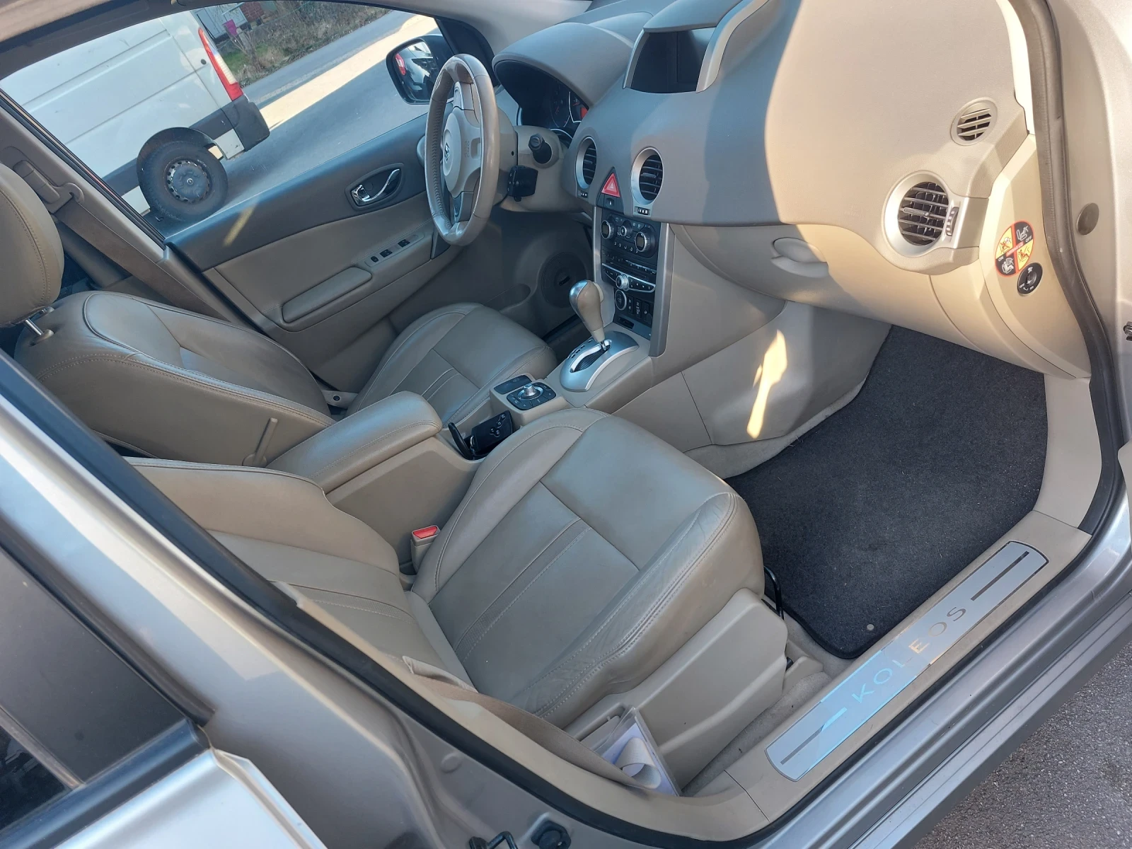 Renault Koleos  DCI 4 x 4 , снимка 8 - Автомобили и джипове - 54138189