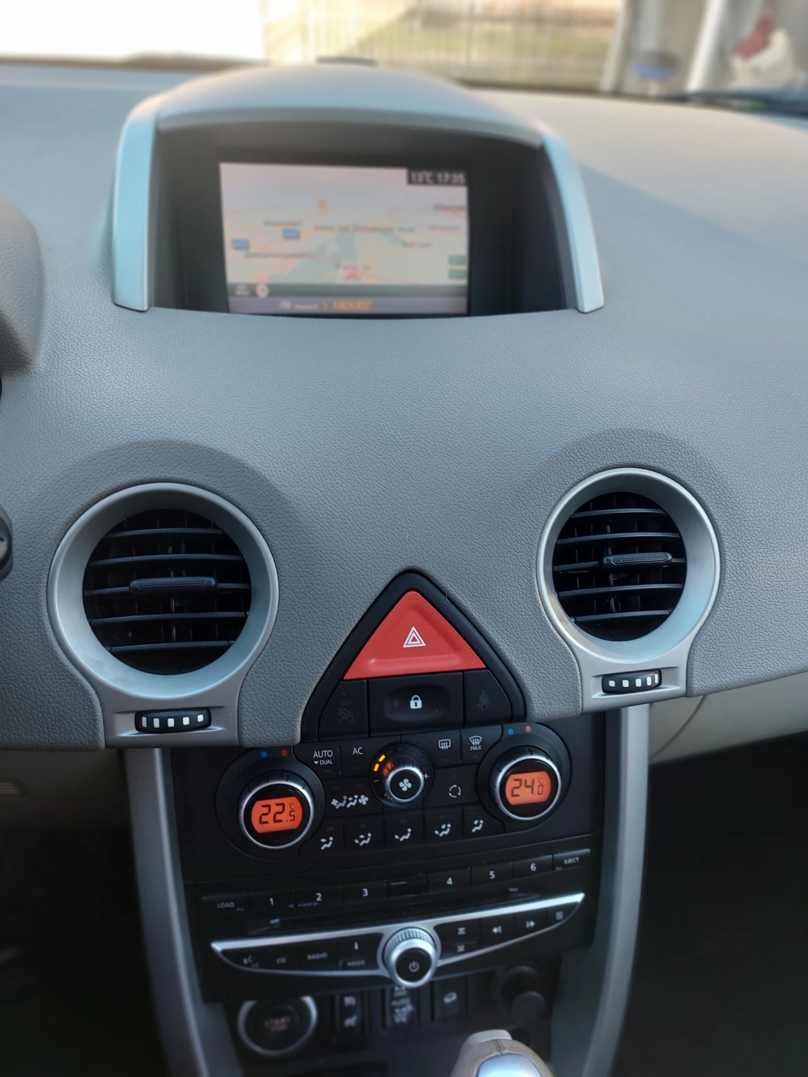 Renault Koleos  DCI 4 x 4 , снимка 13 - Автомобили и джипове - 54138189