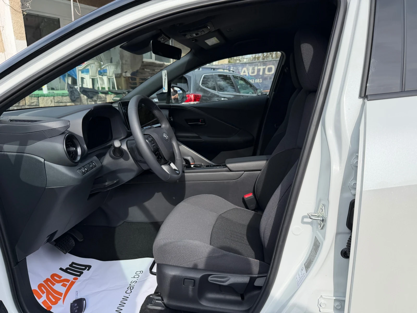 Toyota C-HR 1.8 HEV , снимка 8 - Автомобили и джипове - 54162534