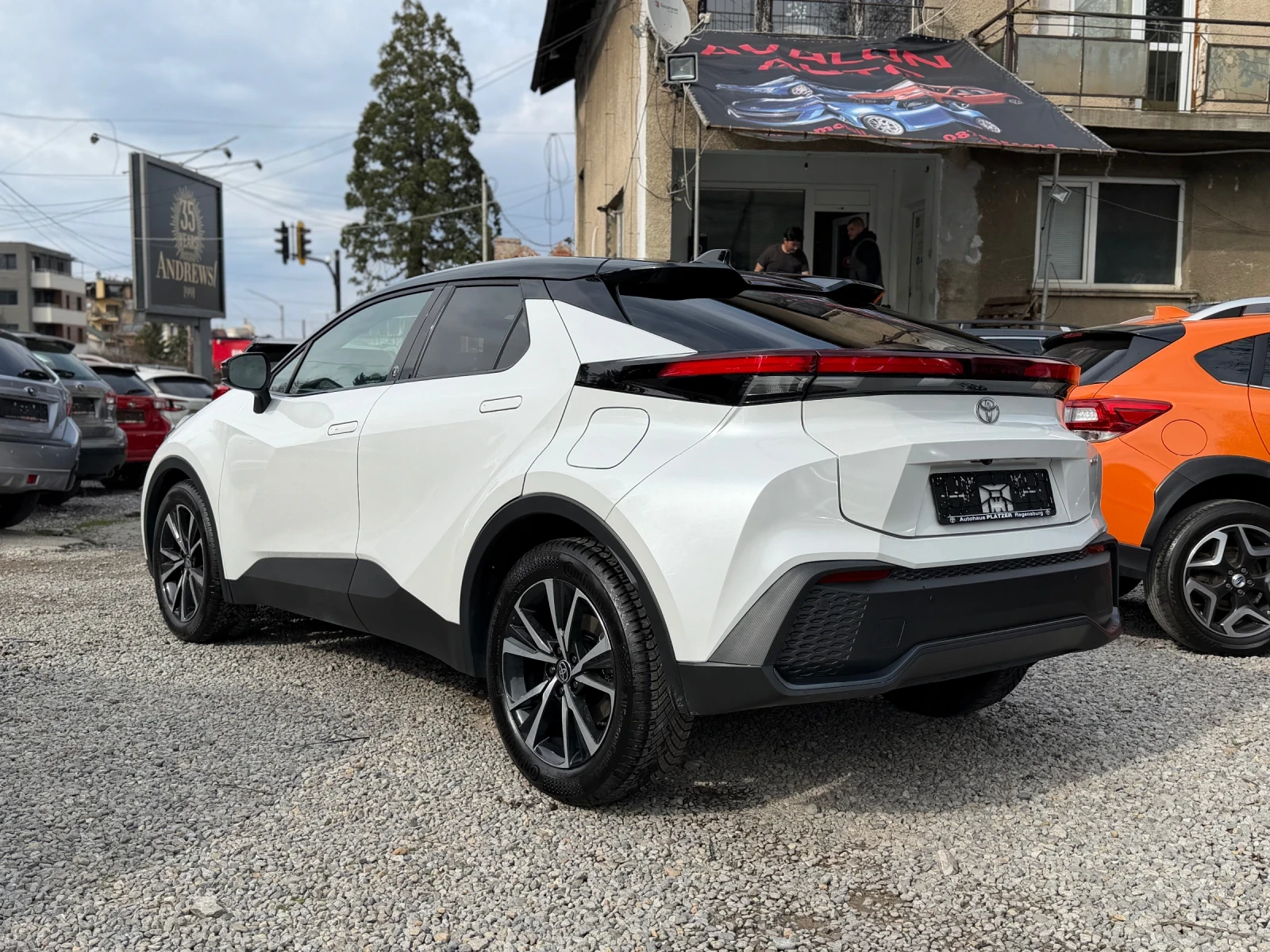 Toyota C-HR 1.8 HEV , снимка 4 - Автомобили и джипове - 54162534
