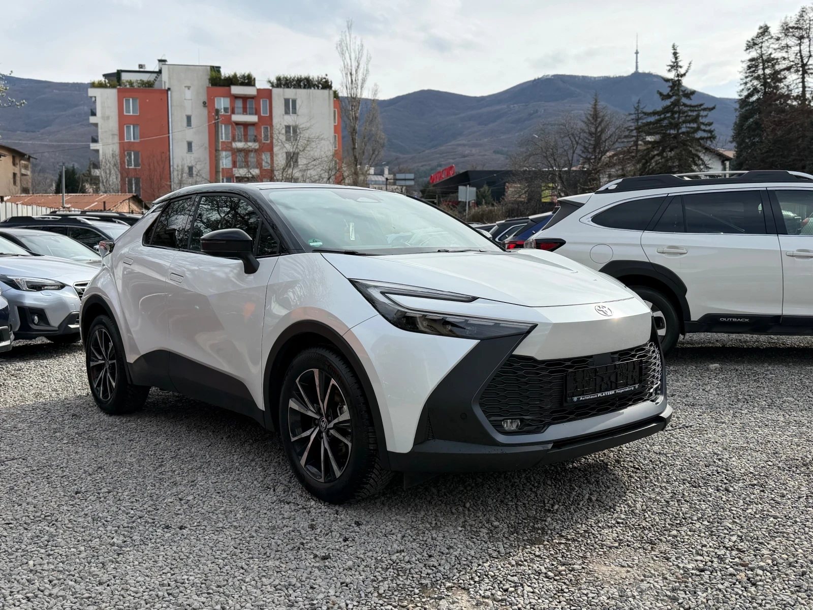 Toyota C-HR 1.8 HEV , снимка 3 - Автомобили и джипове - 54162534