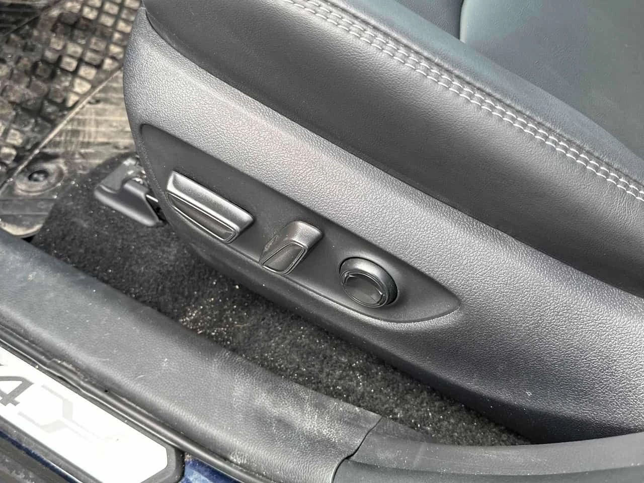 Toyota Rav4 * Hybrid XLE * CARFAX * ������� * ������ * NAVI | Mobile.bg � ����������� 12