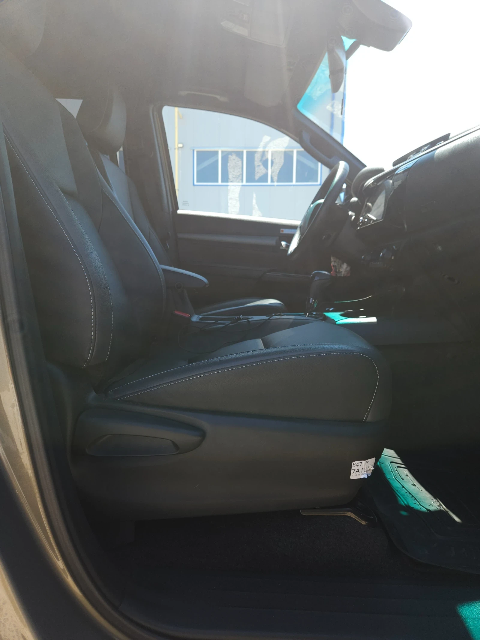 Toyota Hilux Mild Hybrid 48 V invincible, снимка 7 - Автомобили и джипове - 54457305