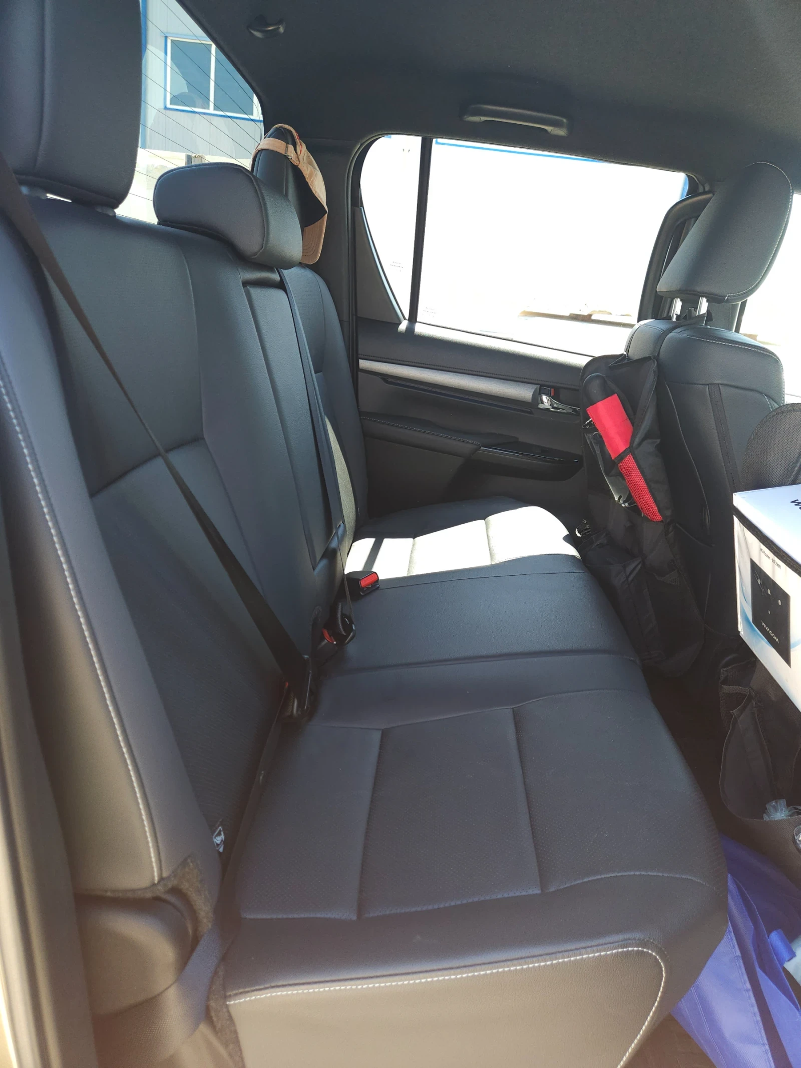 Toyota Hilux Mild Hybrid 48 V invincible, снимка 8 - Автомобили и джипове - 54457305