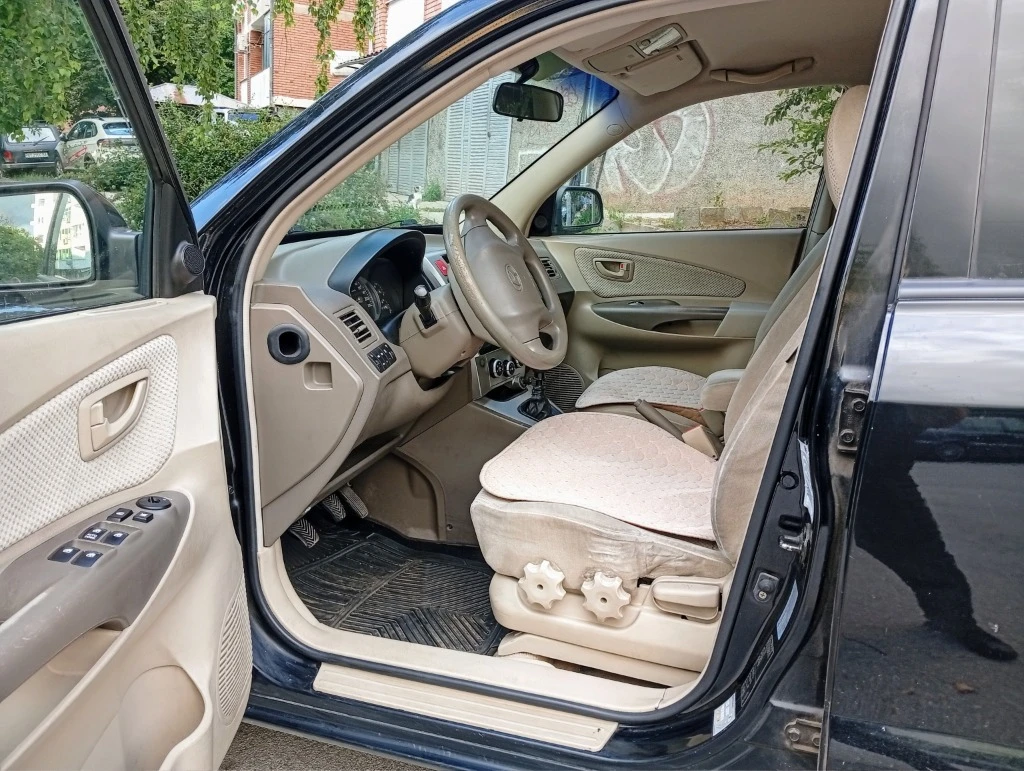 Hyundai Tucson 4х4/6-скорости/150кс./NAVI/Заводско състояние !, снимка 9 - Автомобили и джипове - 54862896