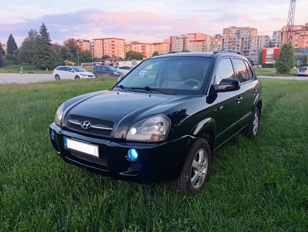 Hyundai Tucson 4х4/6-скорости/150кс./NAVI/Заводско състояние !, снимка 3 - Автомобили и джипове - 54862896