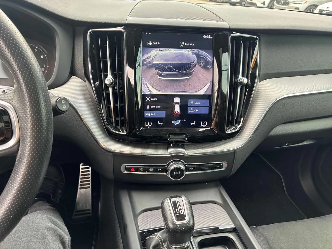 Volvo XC60 * R Design * ГЛАВНО ПРЕДСТАВИТЕЛСТВО НА VOLVO, снимка 9 - Автомобили и джипове - 55481739