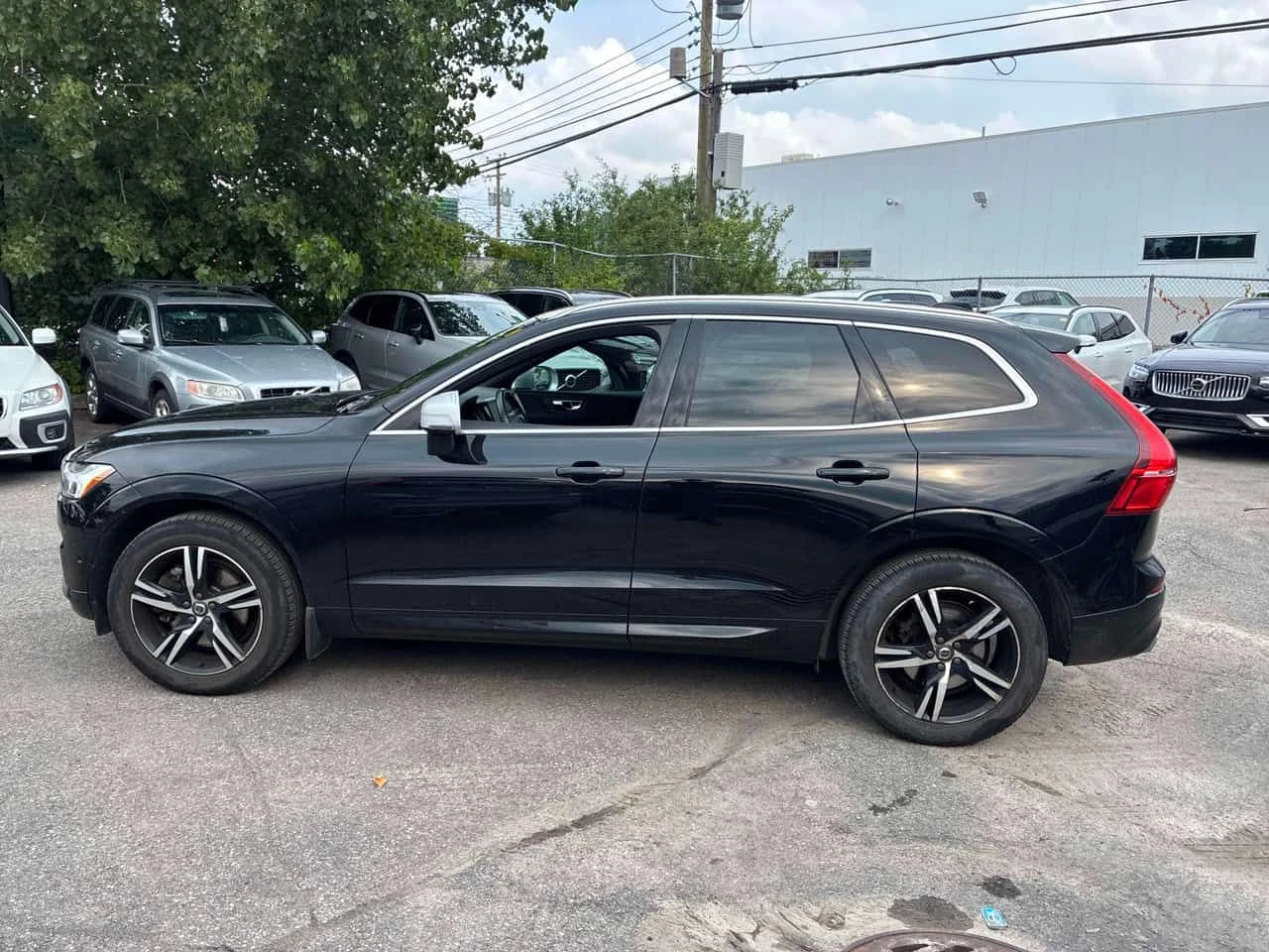 Volvo XC60 * R Design * ГЛАВНО ПРЕДСТАВИТЕЛСТВО НА VOLVO, снимка 2 - Автомобили и джипове - 55481739