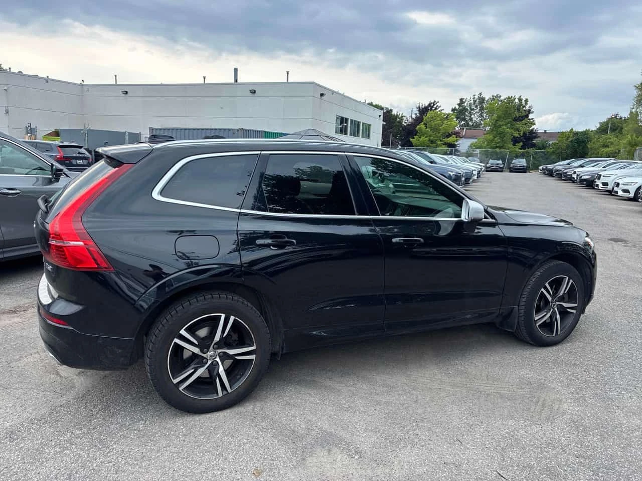 Volvo XC60 * R Design * ГЛАВНО ПРЕДСТАВИТЕЛСТВО НА VOLVO, снимка 3 - Автомобили и джипове - 55481739