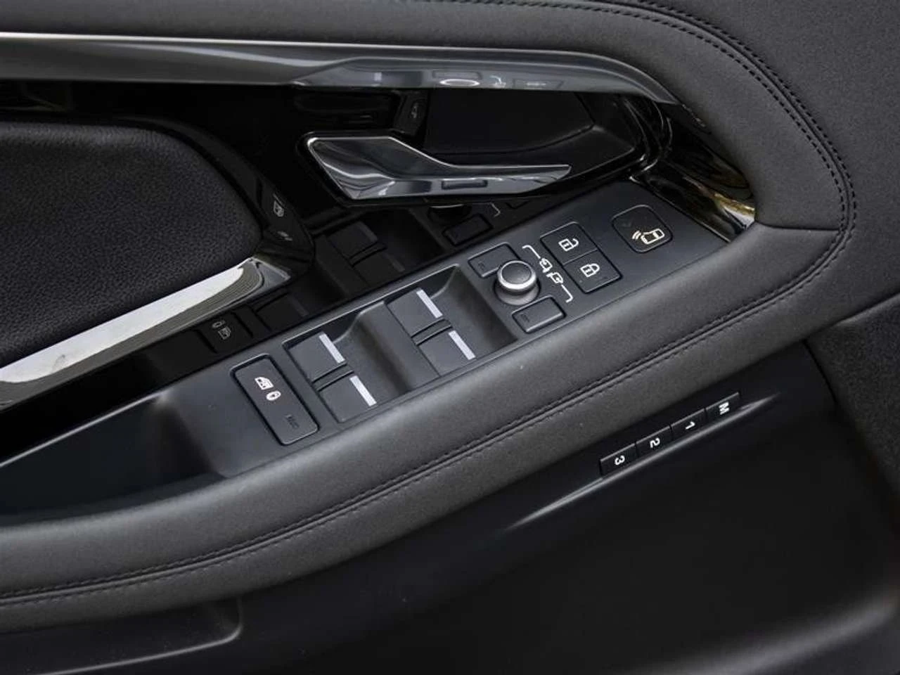 Land Rover Range Rover Evoque, снимка 8 - Автомобили и джипове - 56711932