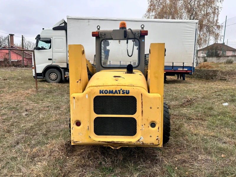 Мини челни товарачи Komatsu Sk815, снимка 2 - Индустриална техника - 48057187