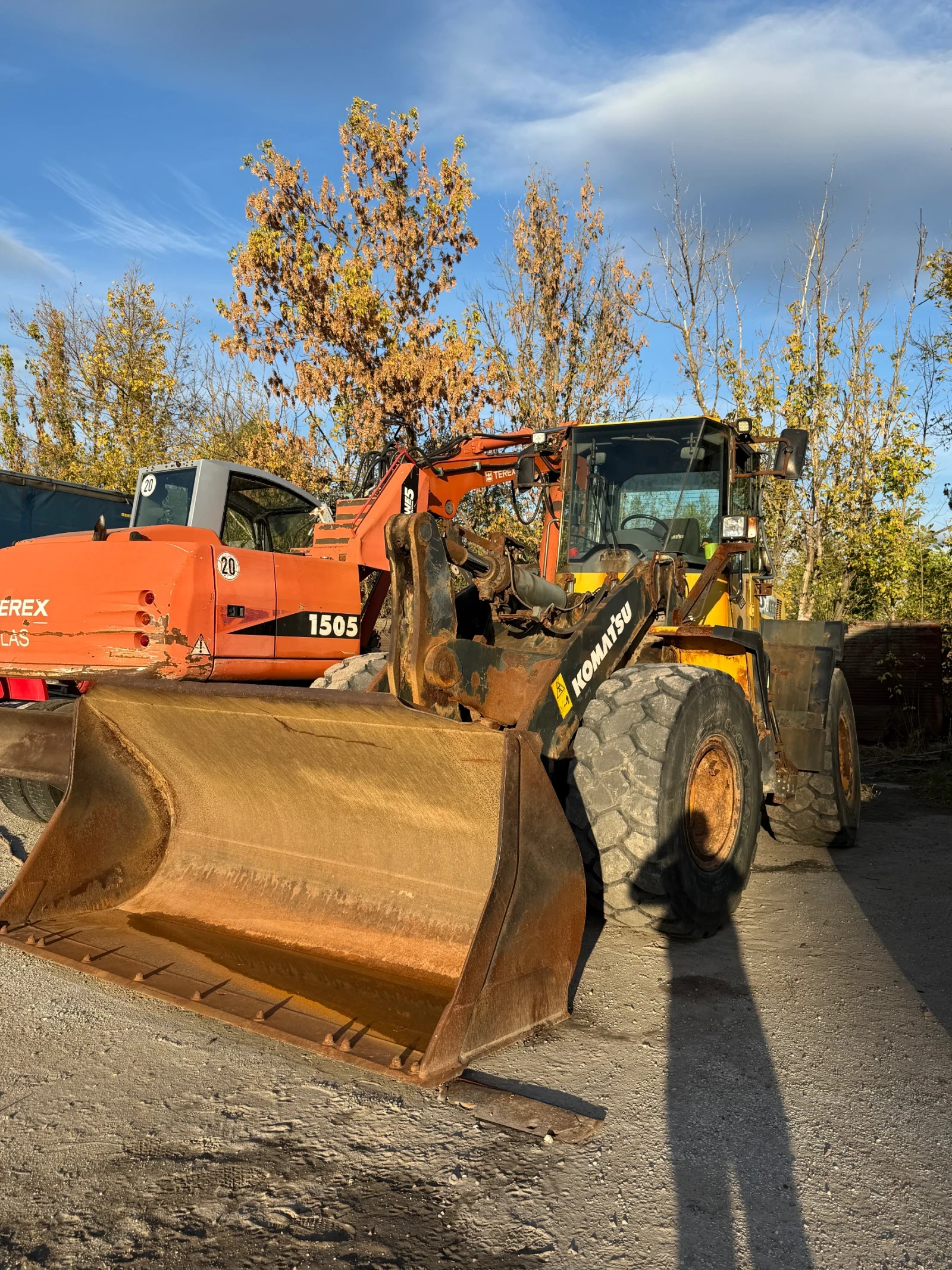 Челен товарач Komatsu WA320PZ-6