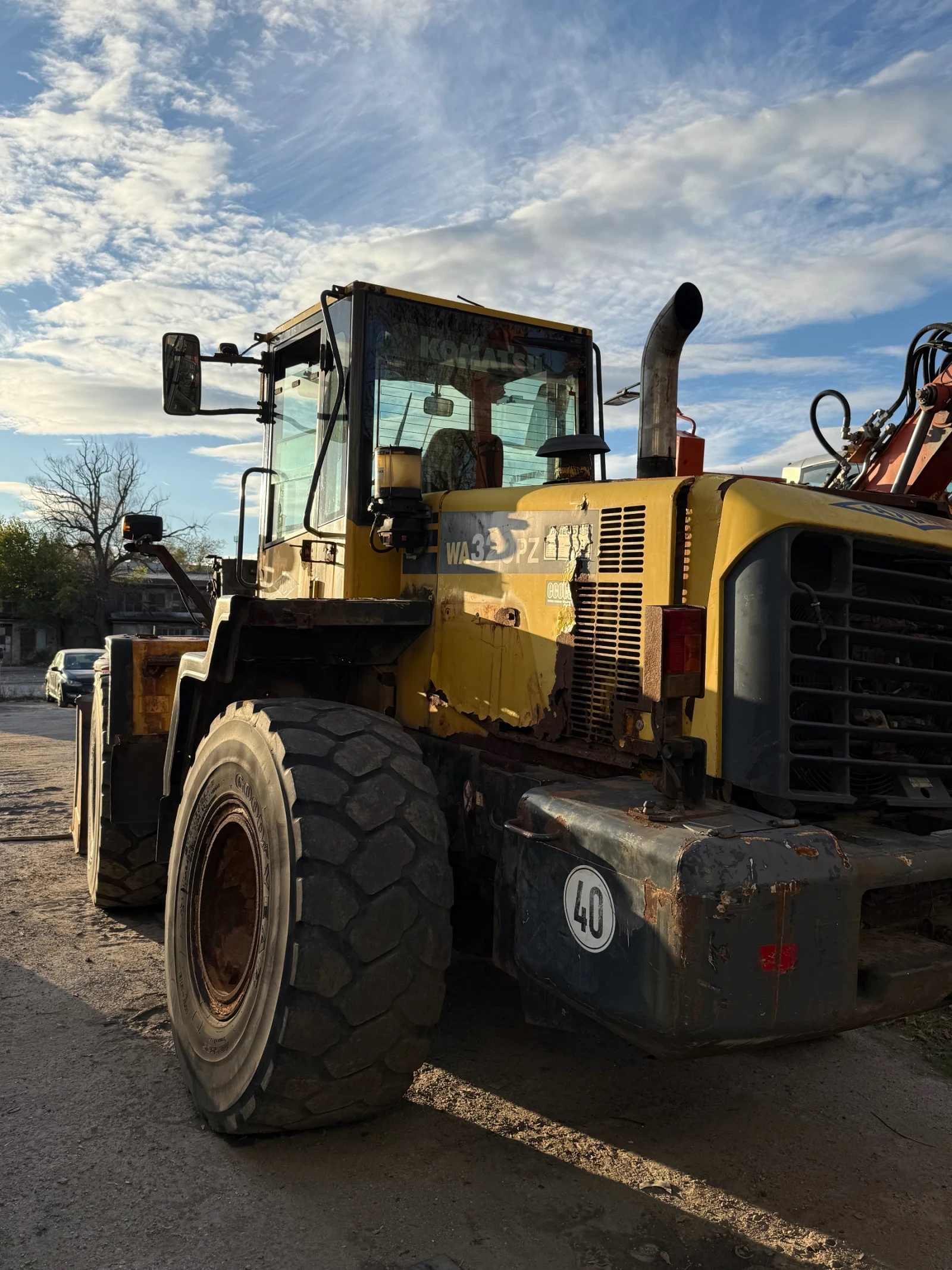 ����� ������� Komatsu WA320PZ-6 | Mobile.bg � ����������� 3