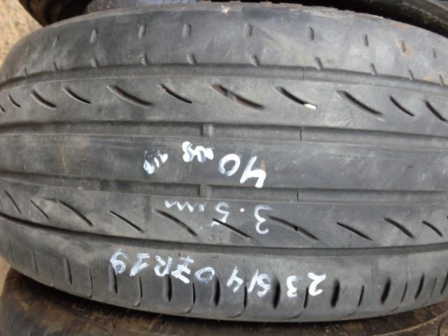 Гуми Летни 235/40R19, снимка 11 - Гуми и джанти - 18317014