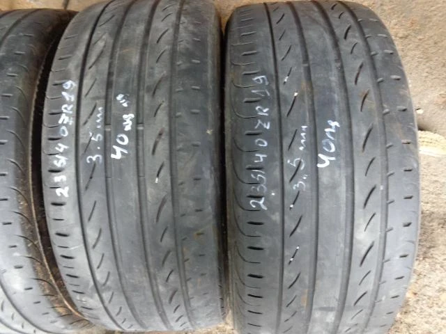 Гуми Летни 235/40R19, снимка 3 - Гуми и джанти - 18317014