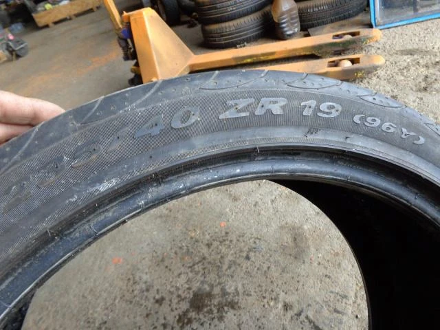 Гуми Летни 235/40R19, снимка 8 - Гуми и джанти - 18317014