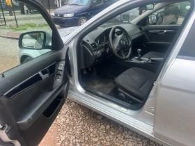 Mercedes-Benz C 220, снимка 10
