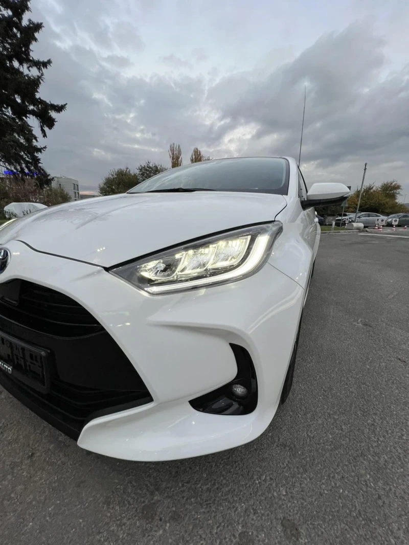 Toyota Yaris 1.5 HEV HYBRID 7000km/НОВА, снимка 6 - Автомобили и джипове - 47793797