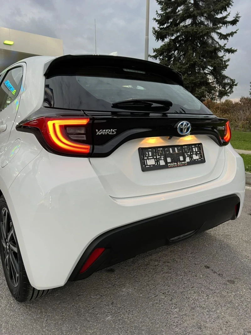 Toyota Yaris 1.5 HEV HYBRID 7000km/НОВА, снимка 4 - Автомобили и джипове - 47793797