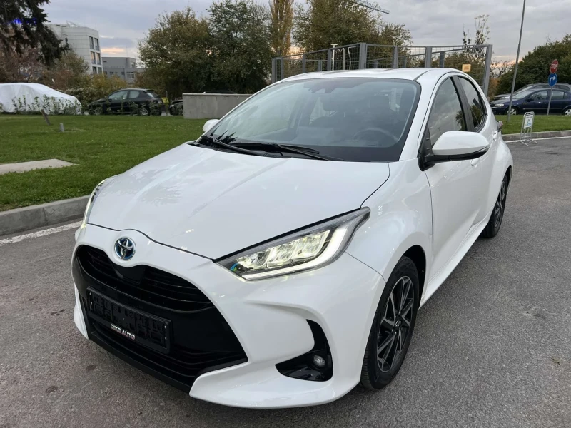 Toyota Yaris 1.5 HEV HYBRID 7000km/НОВА, снимка 1 - Автомобили и джипове - 47793797