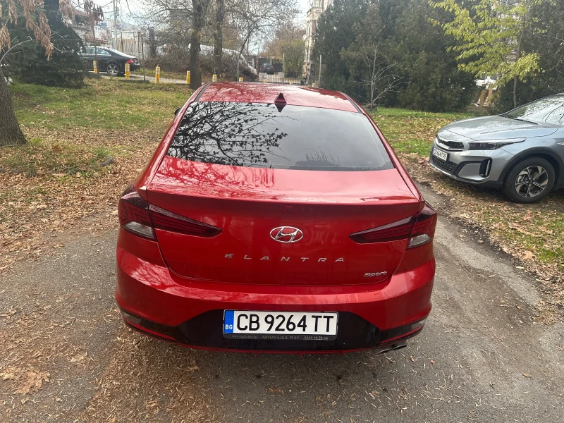 Hyundai Elantra Sport, снимка 8 - Автомобили и джипове - 48055063