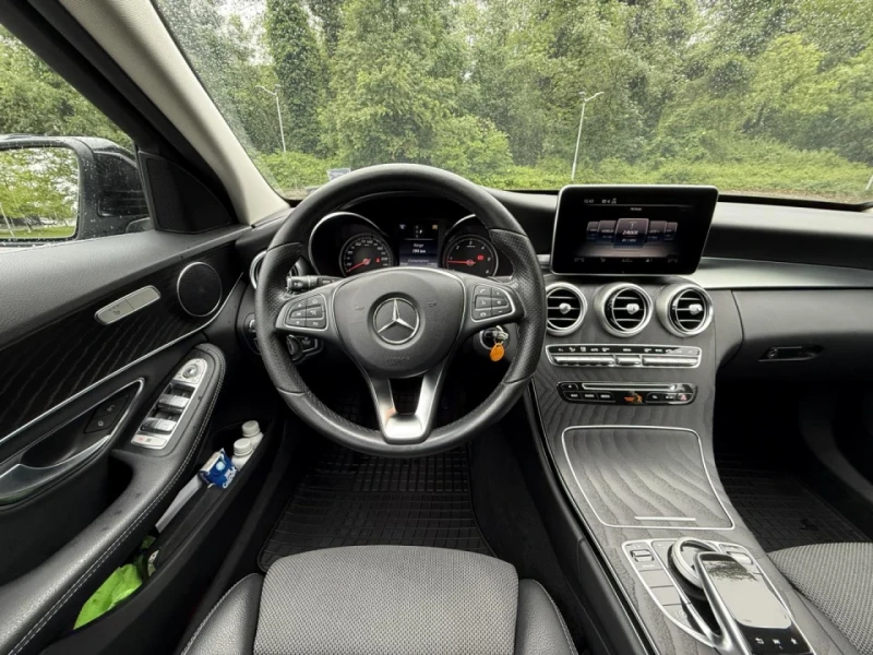 Mercedes-Benz C 220, снимка 6 - Автомобили и джипове - 52348490