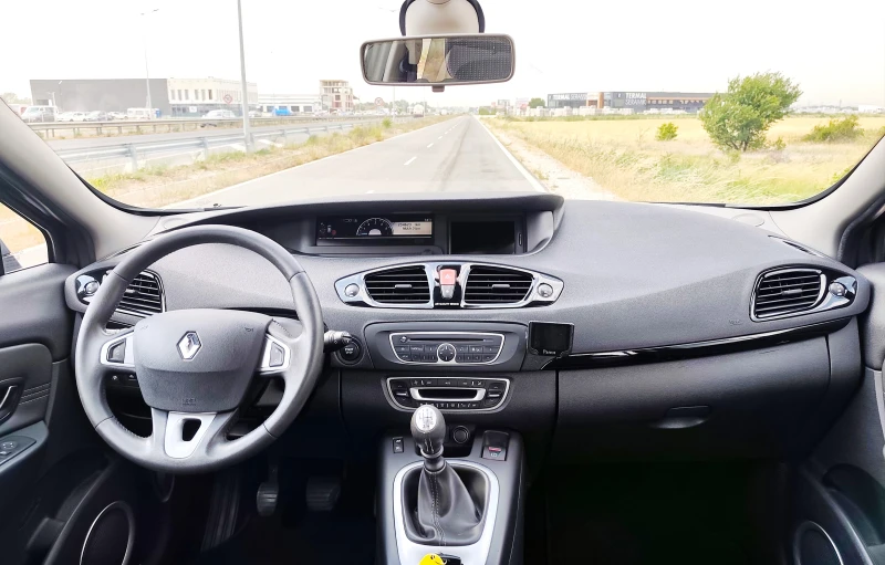 Renault Scenic 1.5dci Х-MOD, снимка 8 - Автомобили и джипове - 50968609