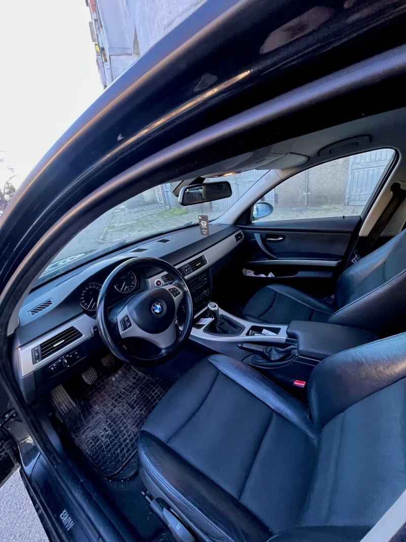 BMW 320, снимка 13 - Автомобили и джипове - 52929356